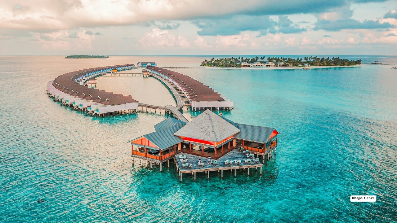 3. Maldives – Heaven on Earth The Maldives is synonymous with luxury, romance, and tranquillity. Winter brings calm turquoise waters, perfect for snorkelling, scuba diving, and cruising alongside dolphins. Stay in an overwater villa, enjoy private beach dinners, and explore coral reefs teeming with marine life. Why winter? This season sees low humidity, clearer skies, and excellent underwater visibility.