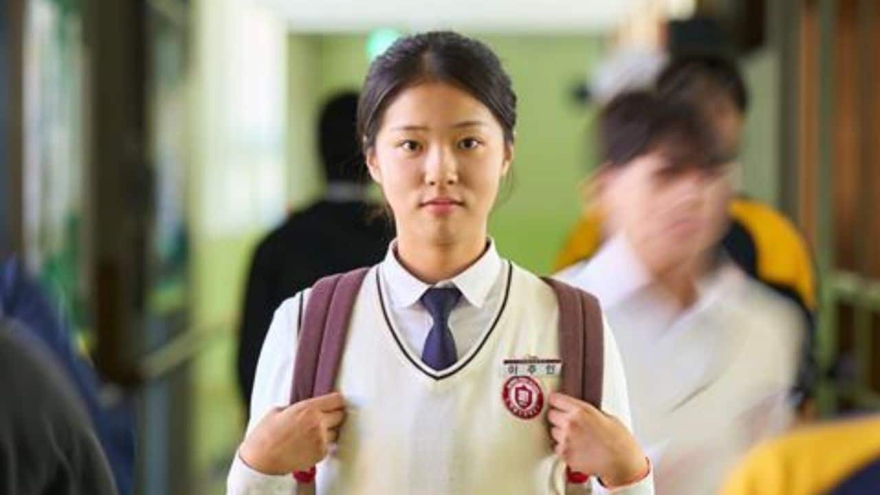 Yoon Ga-eun’s The World of Love touches Chinese audiences with its message of healing and hope after years of Hallyu ban
