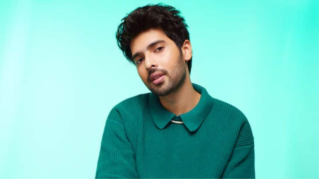 Armaan Malik delivers emotion and melody in his new track Aakhri Salaam from De De Pyaar De 2