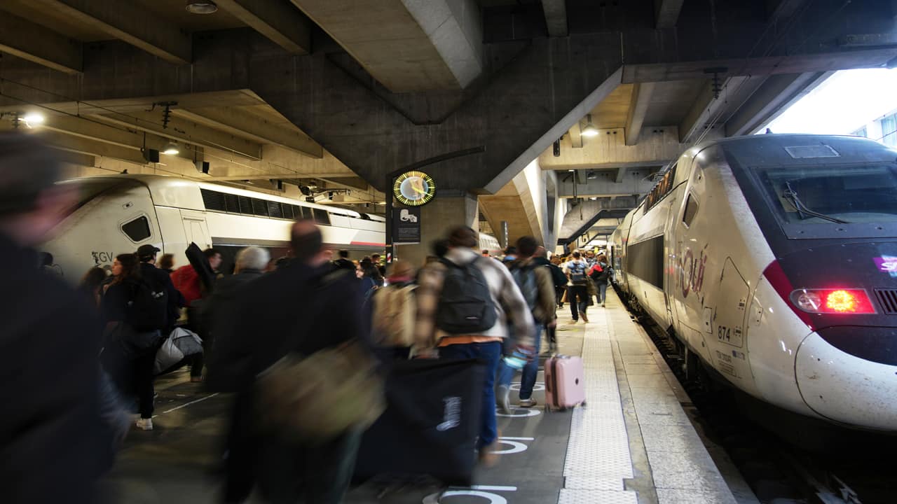 Knife-wielding man shot by police at Paris’ Montparnasse station; no terror link suspected