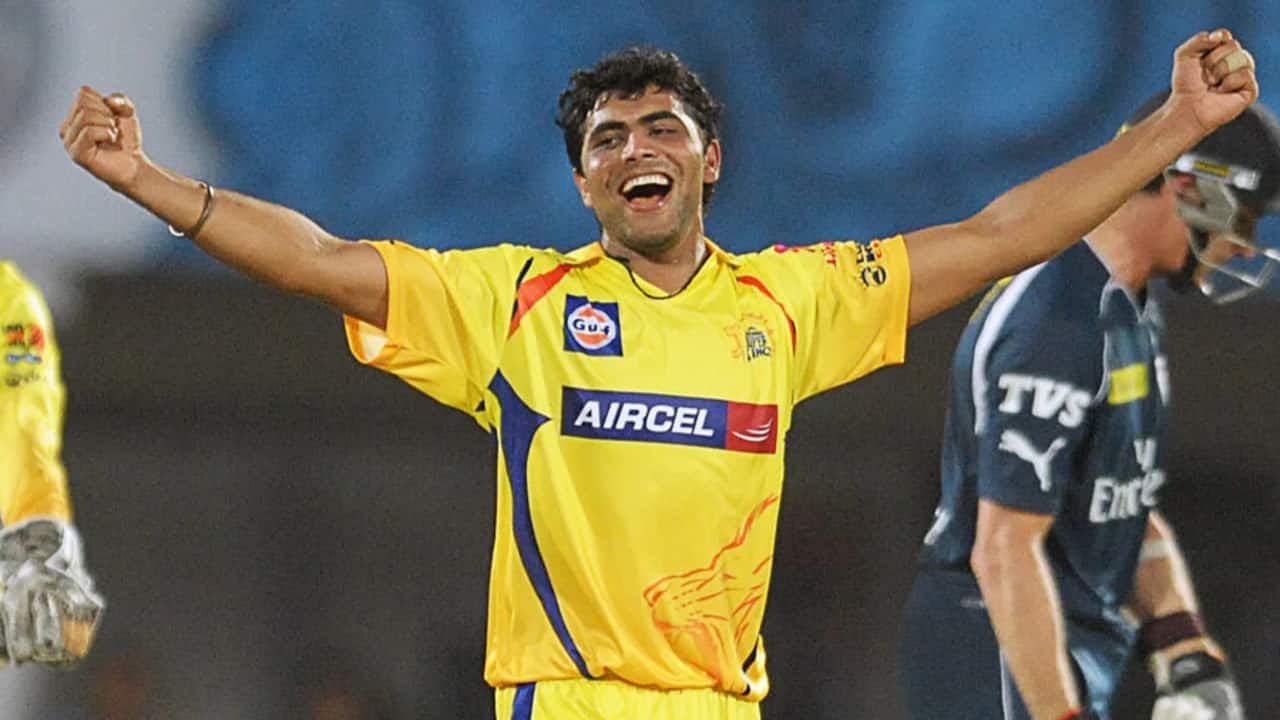 48 (29), 5/16 vs Deccan Chargers, IPL 2012: This was Jadeja’s early display of his all-round ability. Against Deccan Chargers in Visakhapatnam, he hit 48 off 29 at a strike rate of 165.51, taking CSK to 193/6. With the ball, he destroyed the opposition with a five-wicket haul for just 16 runs. They were bowled out for 119 in 17.1 overs. He earned another Player of the Match award.