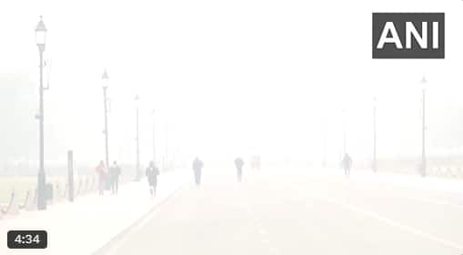Delhi AQI at 385 as thick smog engulfs national capital, India Gate barely visible | Video