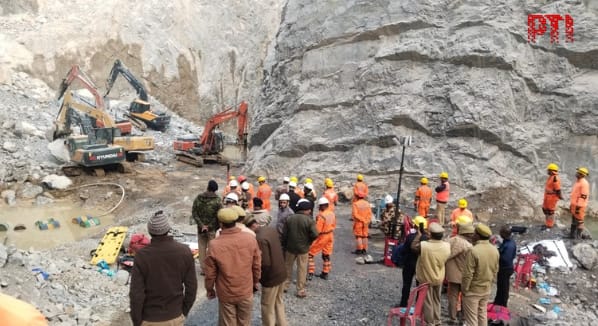 UP: 15 feared trapped, one dead as stone mine collapses in Sonbhadra