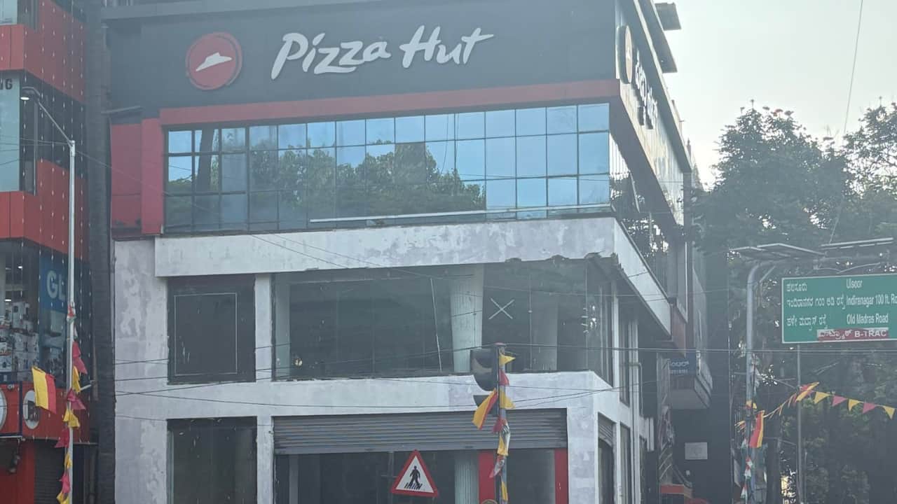 Bengaluru’s iconic Indiranagar ‘KFC Signal’ set for replacement, locals say it’s ‘end of an era’ Bengaluru’s iconic Indiranagar ‘KFC Signal’ set for replacement, locals say it’s ‘end of an era’