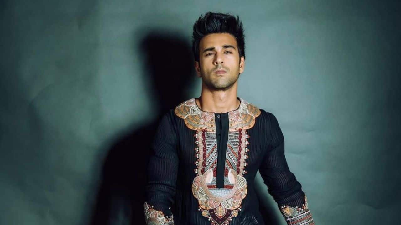 <strong>Pulkit Samrat:</strong><br />Pulkit’s take on the black kurta is rooted in comfort. He keeps things relaxed and unfussy but often pairs the outfit with elegant footwear, giving it a subtle royal touch that works perfectly for laid-back occasions.