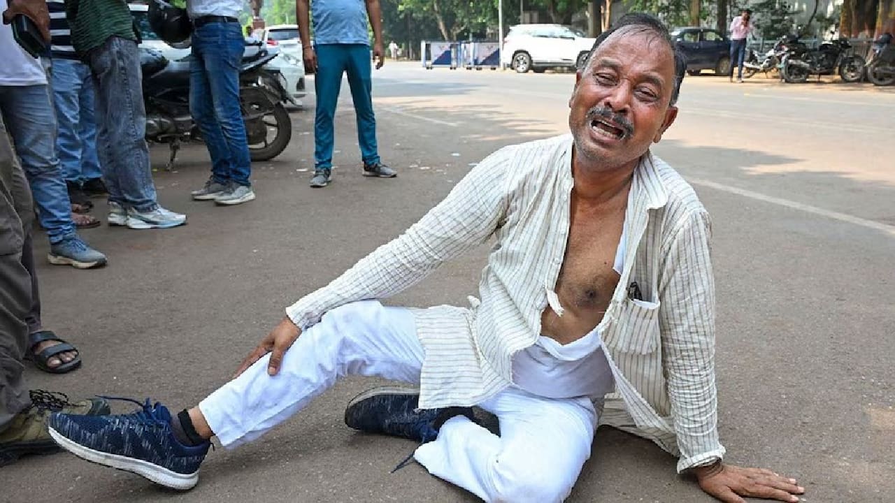 RJD leader Madan Shah, who tore kurta, mourns RJD's loss in Bihar election:'My curse came true'