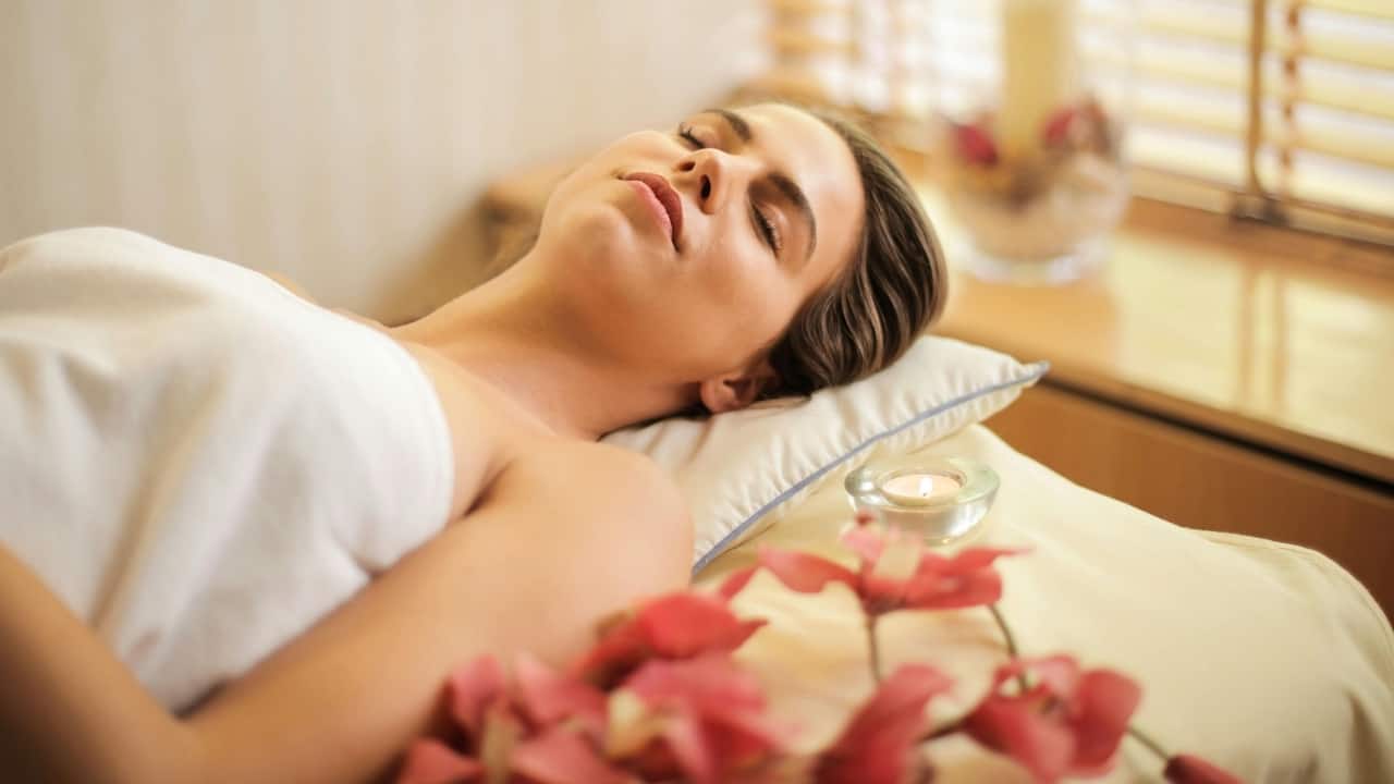 Deep tissue massage, aromatherapy and other spa treatments that help body heal faster after 30