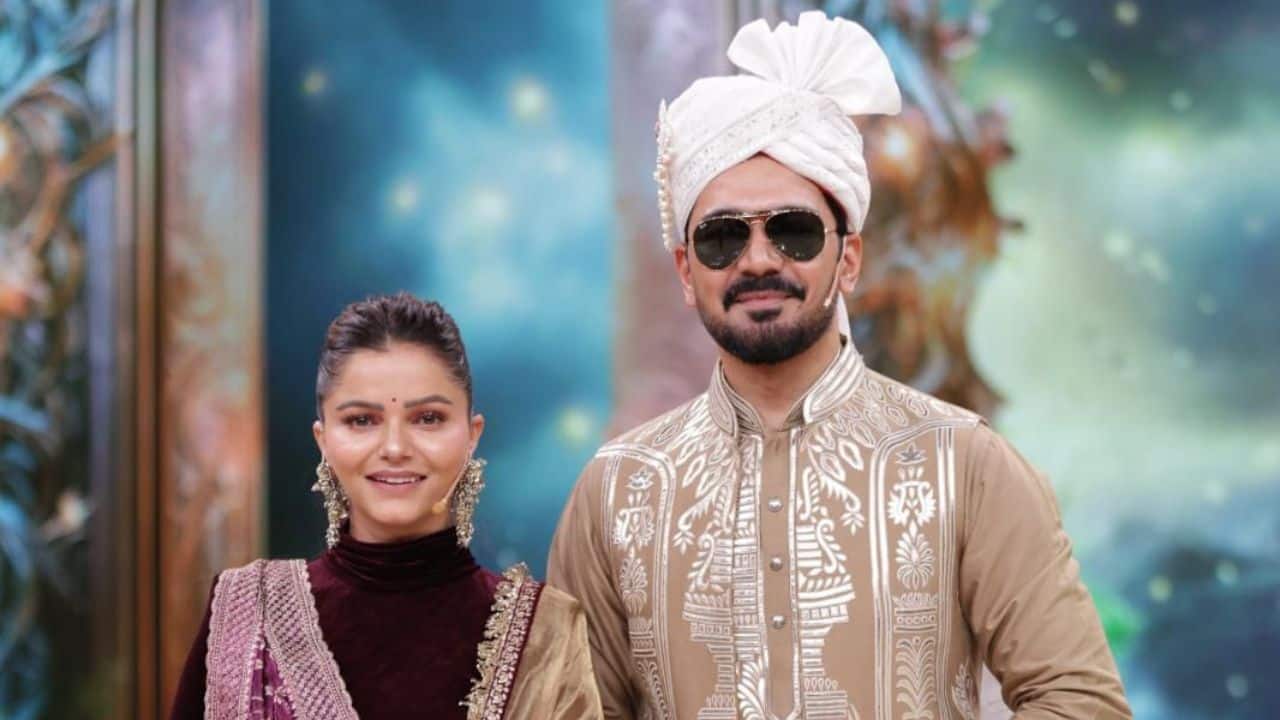 Abhinav's Bhangra and Victory Kiss When announced as winners, Abhinav's spontaneous, ecstatic bhangra dance and subsequent kiss to Rubina became an instantly viral, fan-favourite moment. Every moment was filled with laughter and bliss.