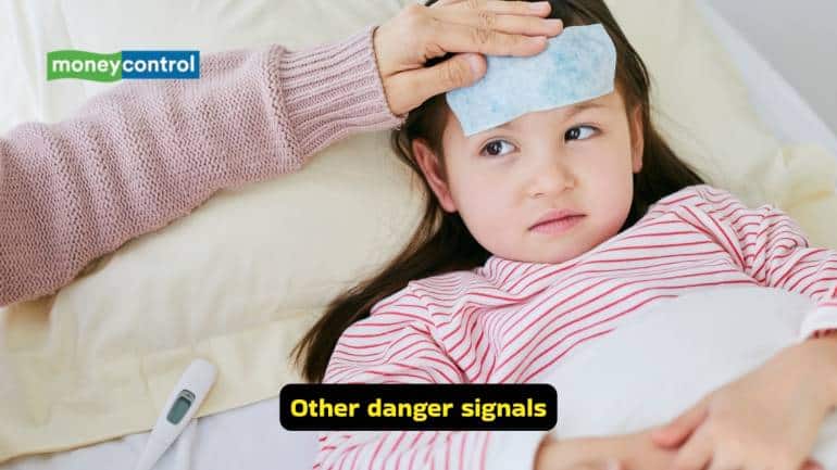 <strong>Other danger signals</strong><br />Other signs that must alert one include altered sensorium, the development of seizures, and signs of dehydration. Urgent evaluation becomes necessary in such cases. Children are more susceptible, and must be kept away from contaminated food and water to prevent such illnesses.
