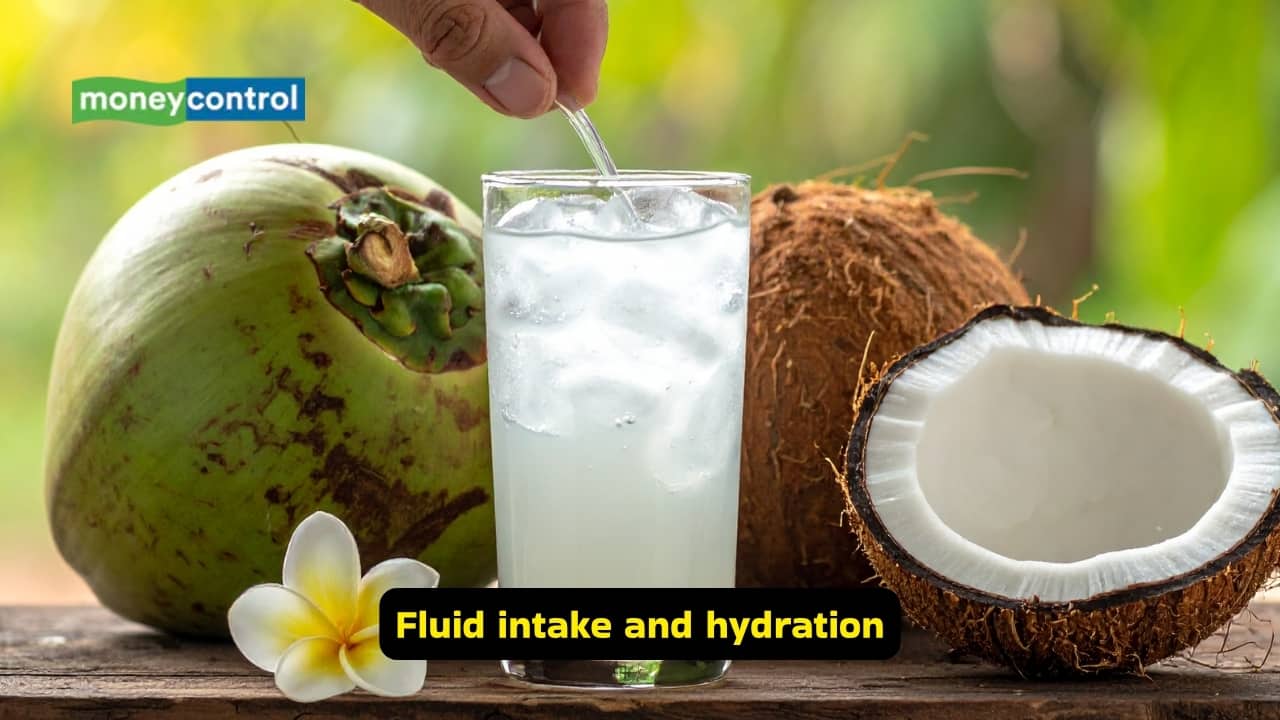 <strong>Fluid intake and hydration</strong><br />Oral hydration in the form of ORS, or coconut water, can be helpful. Drinking plenty of fluids, like soups, juices (especially those made with citrus-rich fruits) is often recommended. In cases of respiratory infections that cause cough, spicy and oily foods must be avoided.