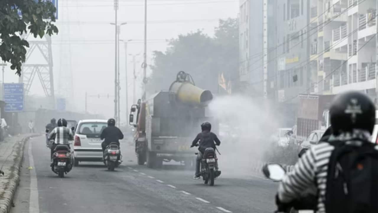 Bawana recorded the highest AQI level of 427 at 7 am, falling under the 'severe' category. In contrast, NSIT Dwarka recorded the lowest AQI of 225, according to the data by the CPCB. (Photo: X)
