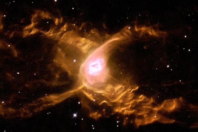 Hubble's view shows the nebula's distinctive structure and billowing clouds of gas. (Image: Hubble/NASA)