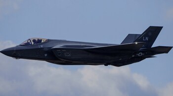 Dubai airshow, Dubai airshow 2025, US f35, Su 57E stealth fighter