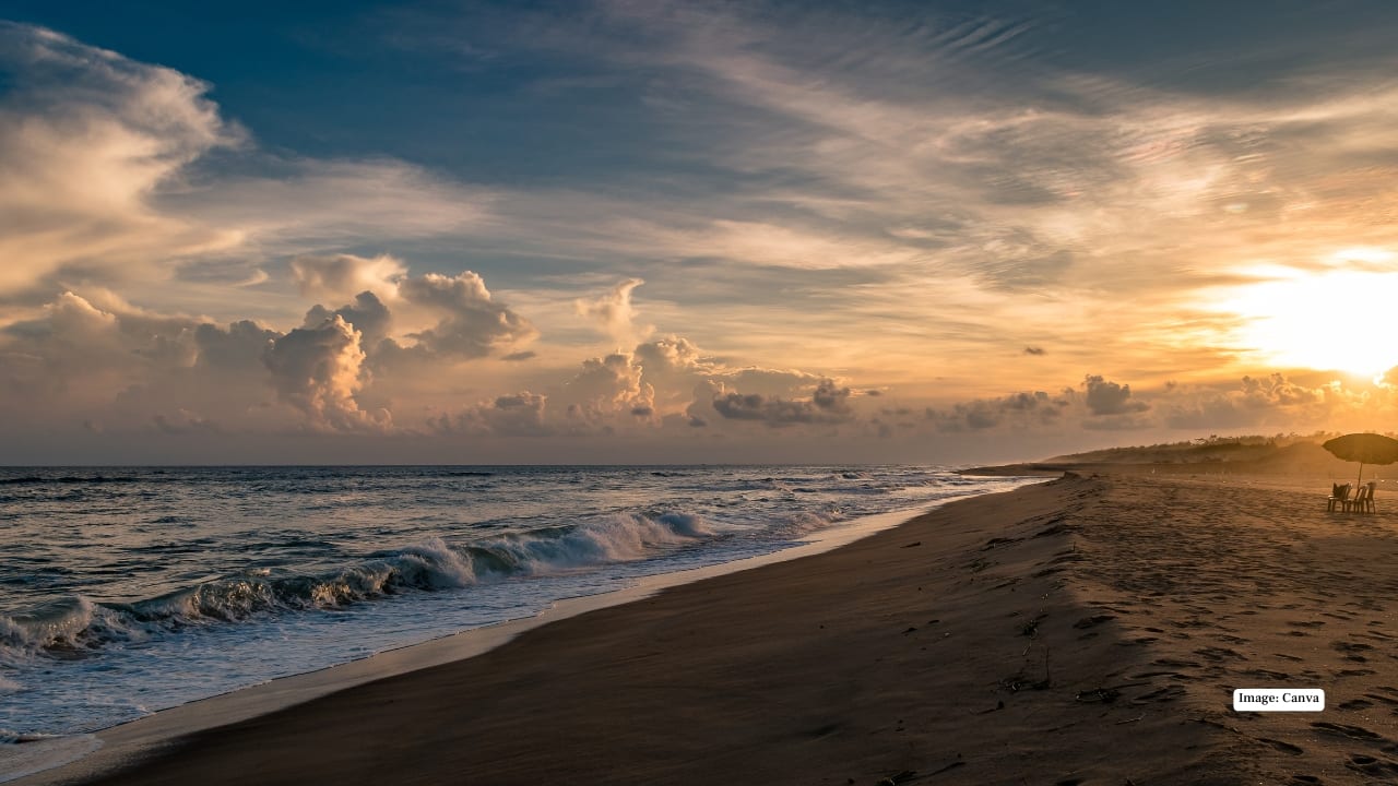 <strong>5. Puri, Odisha – Culture, Sand, and Seafood</strong><br />Puri offers more than the Jagannath Temple. Its long beaches, lively markets, and colorful festivals create a cultural feast. Savor fresh seafood, stroll along golden sands, and experience Odisha’s vibrant coastal lifestyle, combining spirituality, relaxation, and authentic local flavors.