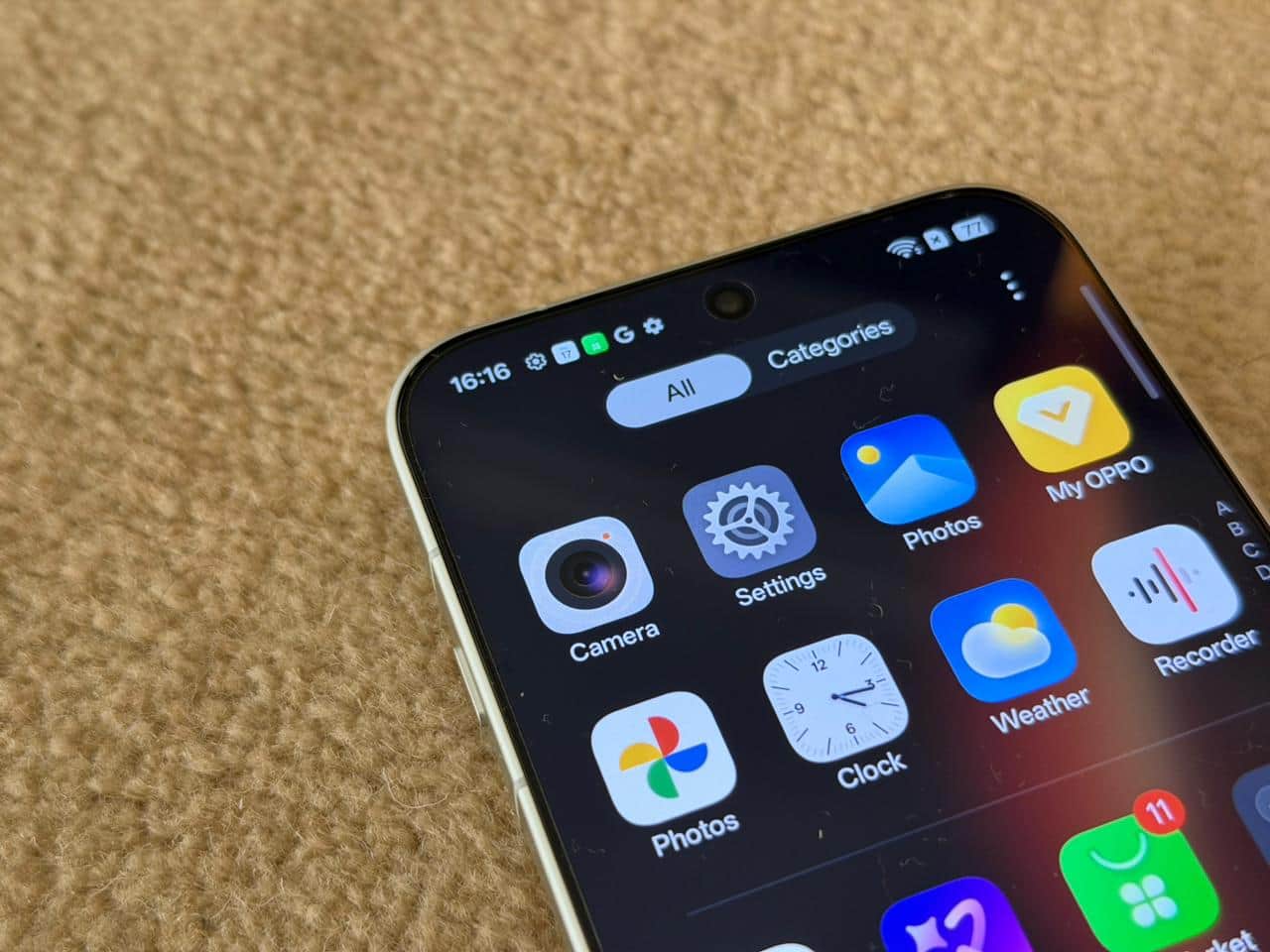 Oppo Find X9 Pro display