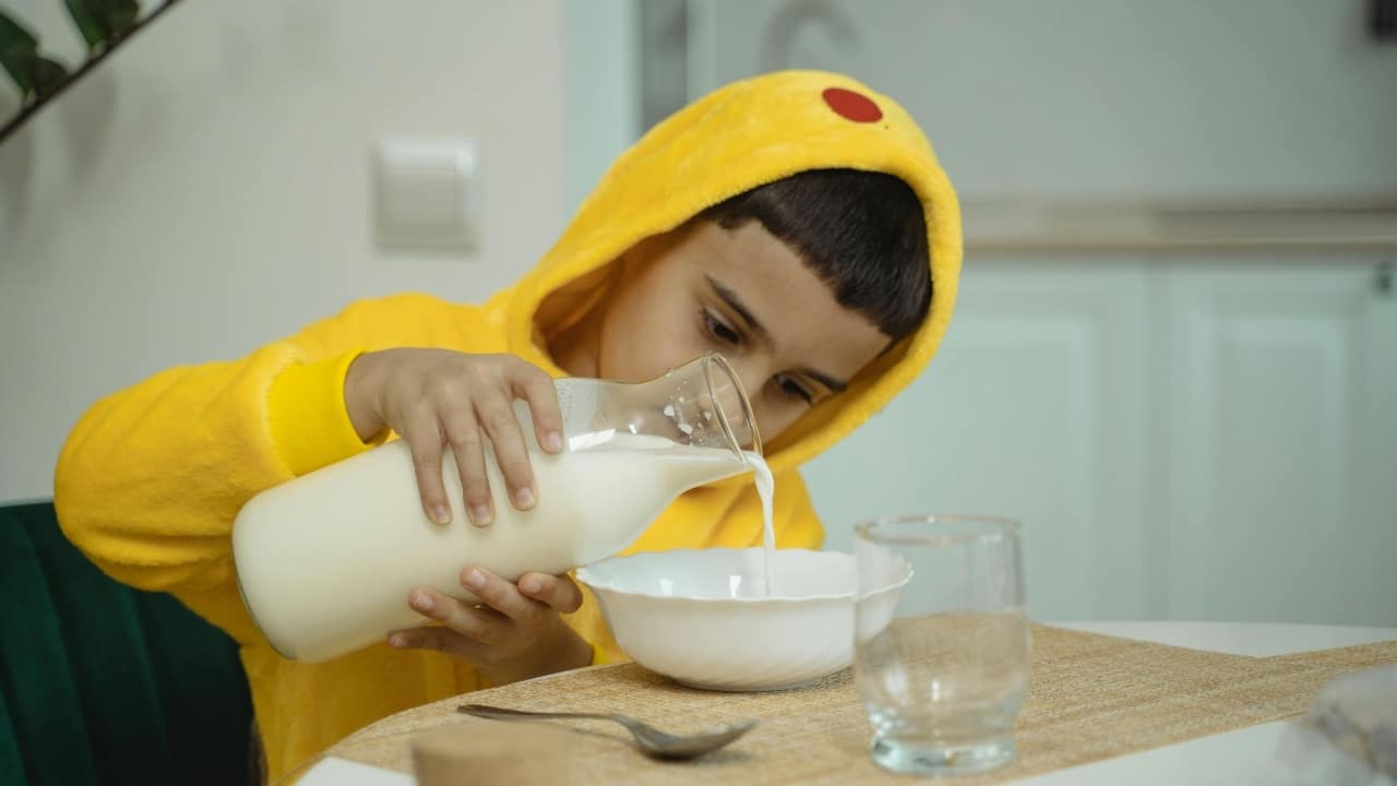 Cow milk vs buffalo milk: Nutrition expert shares which is better for kids?