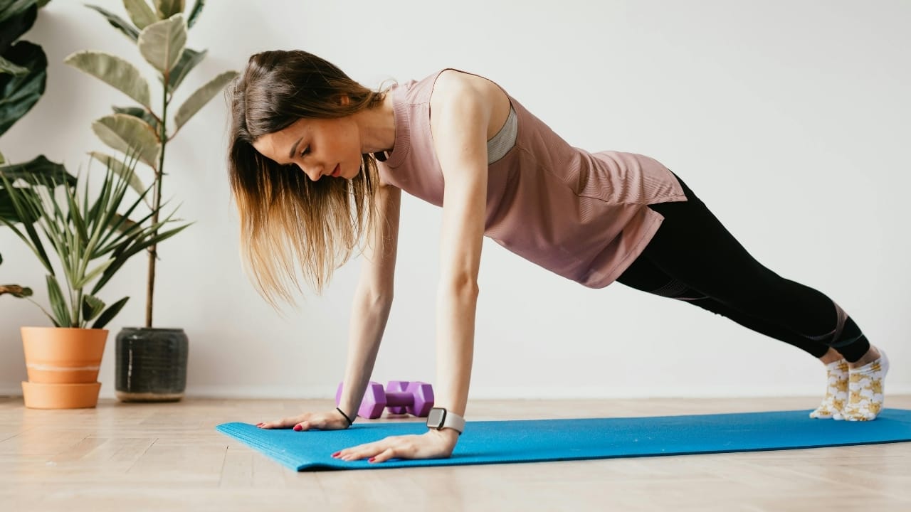 5 powerful belly fat burning exercises you can do at home for a flat stomach