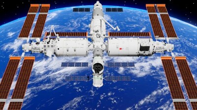Tiangong crew wait for their safe return after space debris strike