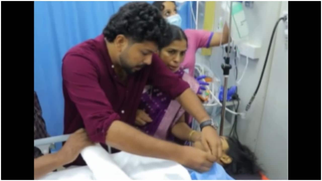 Kerala groom marries injured bride on hospital bed. Internet is reminded of 'Vivah'