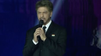 While addressing the gathering, Shah Rukh Khan paid tribute to the soldiers and jawans of the country while highlighting their pride, courage, and values.
