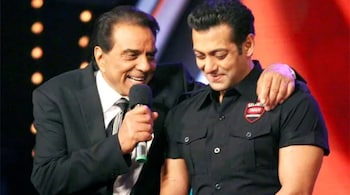 When Dharmendra said Salman Khan is the perfect choice for his biopic, said, "Wo mere jaisa he hai, uski aWhen Dharmendra said Salman Khan is the perfect choice for his biopic, said, "Wo mere jaisa he hai, uski aur meri..."r meri..."