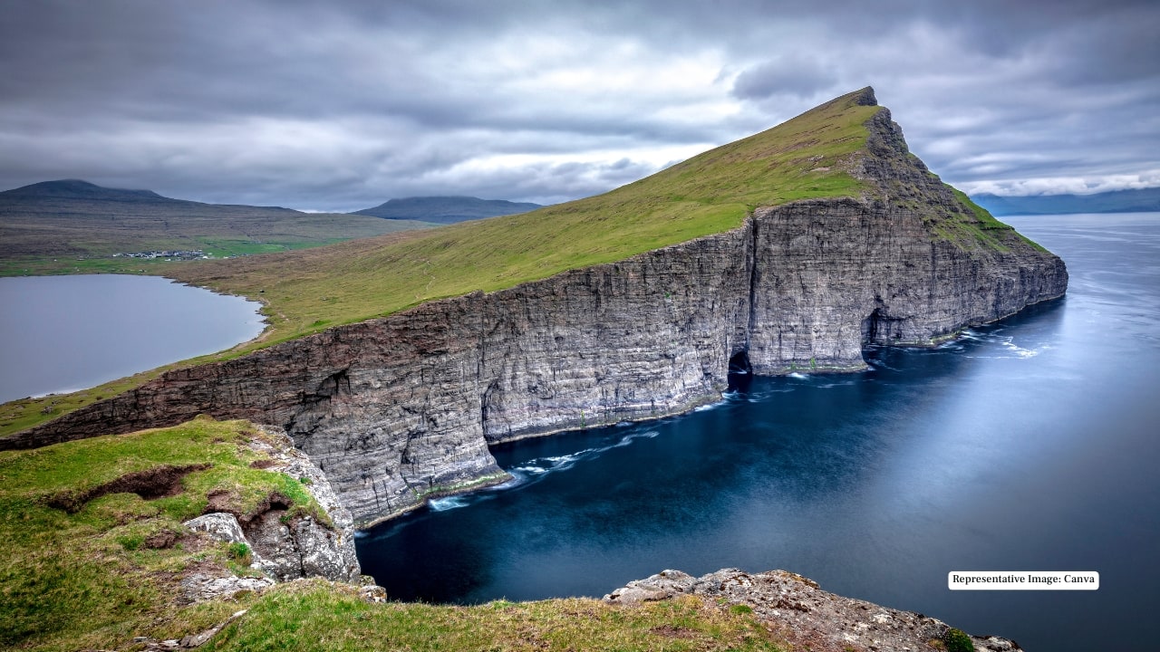 5. Lake Sørvágsvatn, Faroe Islands – Nature’s Gravity Trick Gets Icy Already famous for its optical illusion—it appears to float above the sea—Lake Sørvágsvatn becomes even more surreal in winter. Moody Nordic skies, crisp air, and icy surfaces make it feel like stepping into a Viking legend. 5. Lake Sørvágsvatn, Faroe Islands – Nature’s Gravity Trick Gets Icy Already famous for its optical illusion—it appears to float above the sea—Lake Sørvágsvatn becomes even more surreal in winter. Moody Nordic skies, crisp air, and icy surfaces make it feel like stepping into a Viking legend.