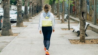 Your brain doesn’t have to age as fast as your body. Doctors reveal simple daily habits—exercise, sleep, learning and diet—that can help protect memory and mental sharpness.