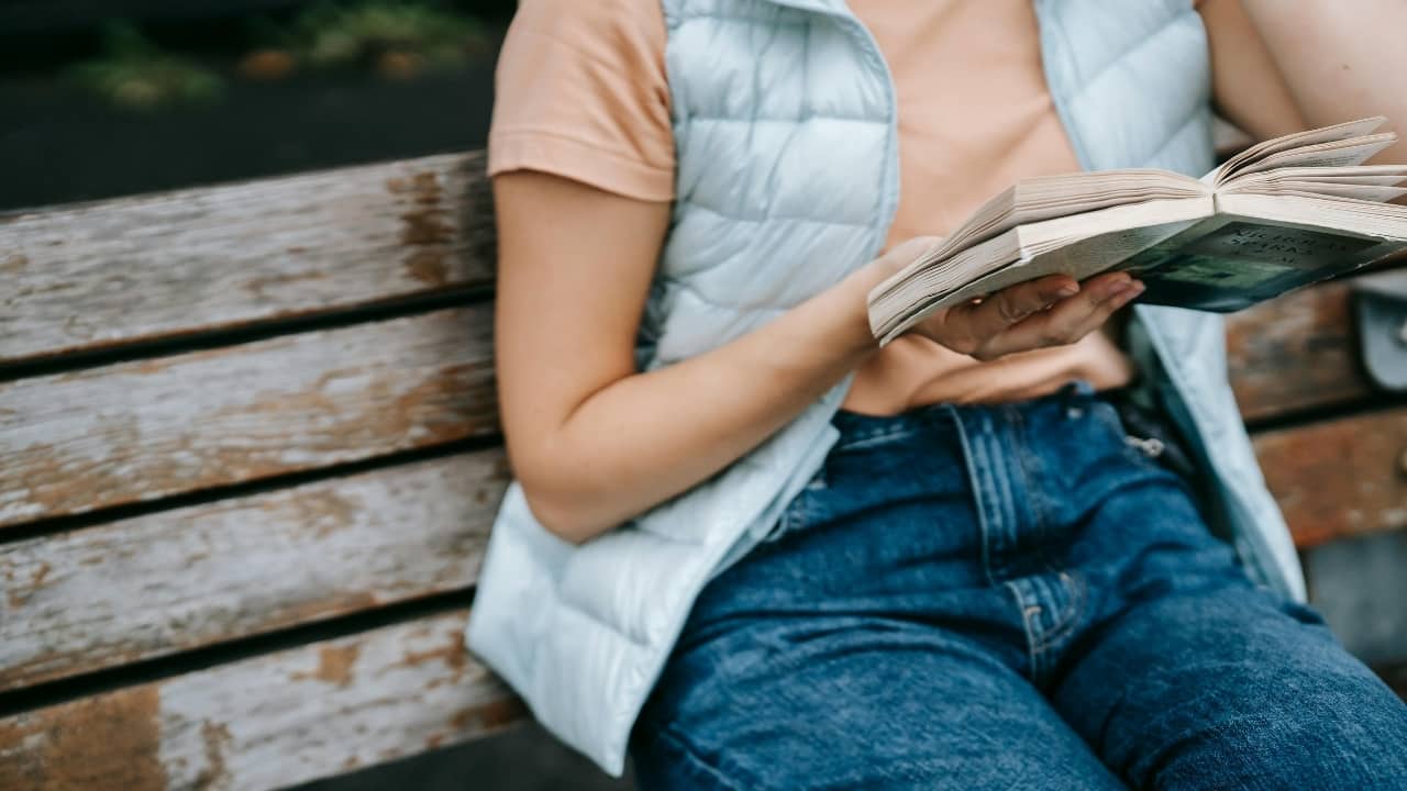 How to unplug after a hectic week? Realistic tips for singles and couples