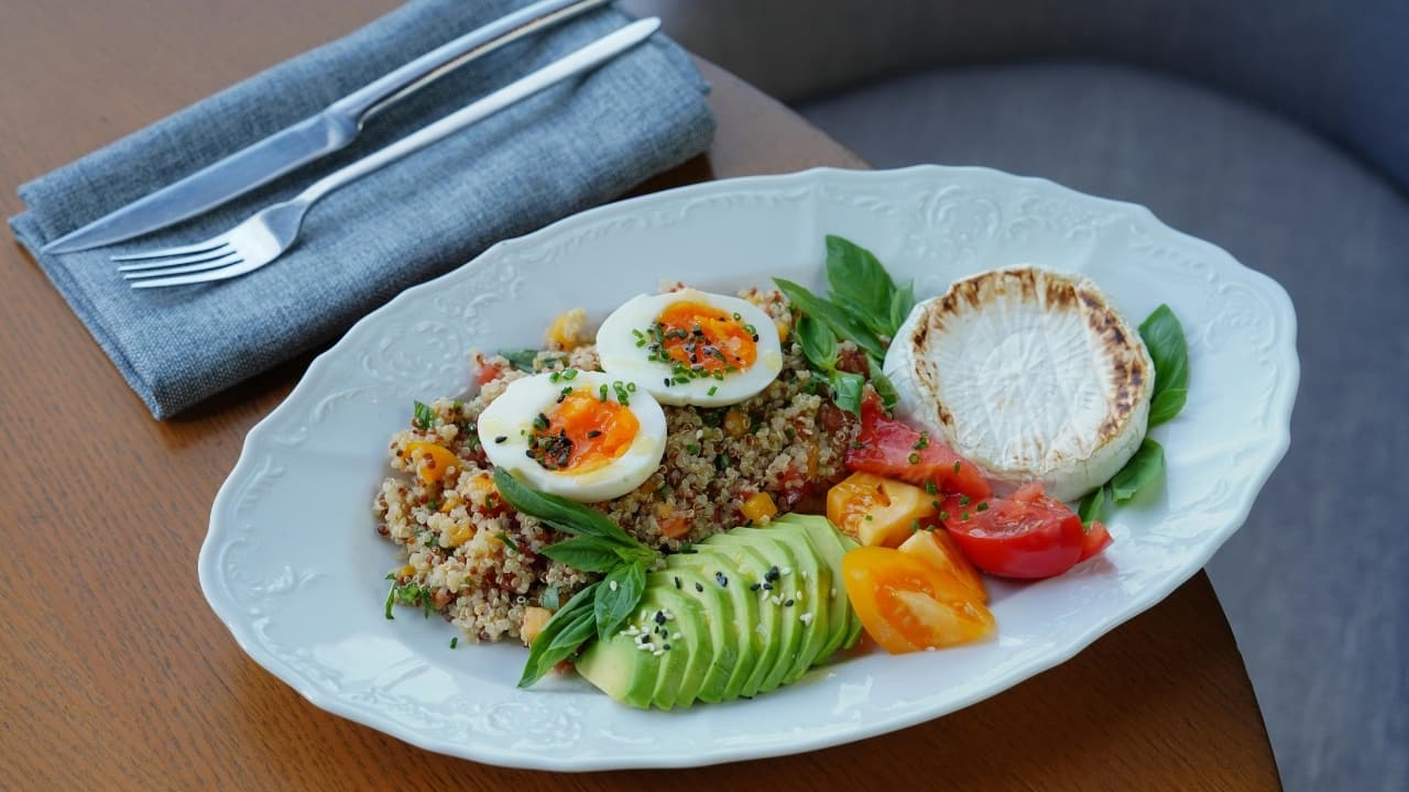 Diabetologist shares everyday foods that help manage diabetes, keep blood sugar steady
