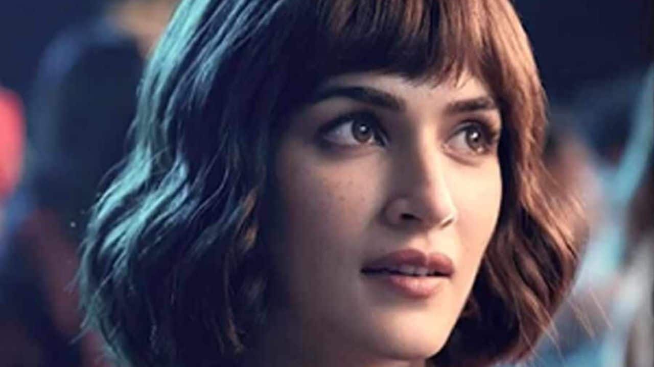 Bhediya: Dr. Anika Stepping into supernatural comedy, Kriti brought life to Dr. Anika, a mysterious veterinarian whose playful yet enigmatic presence enriched the film. It showcased her willingness to experiment with genres beyond conventional cinema.
