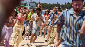Kartik Aaryan turns up the heat in the electrifying title track of Tu Meri Main Tera Main Tera Tu Meri