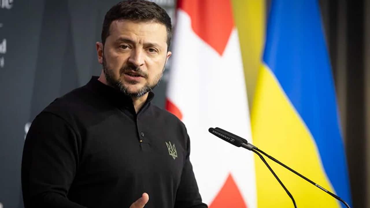 Volodymyr Zelenskiy heads to Paris amid political crisis and intensifying peace push