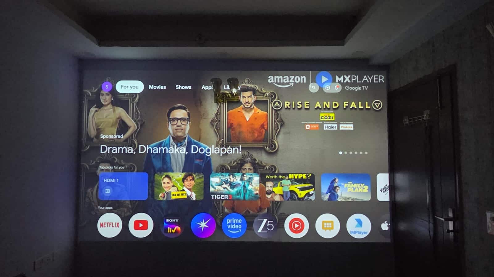 Epson EpiqVision Mini EF22 projector