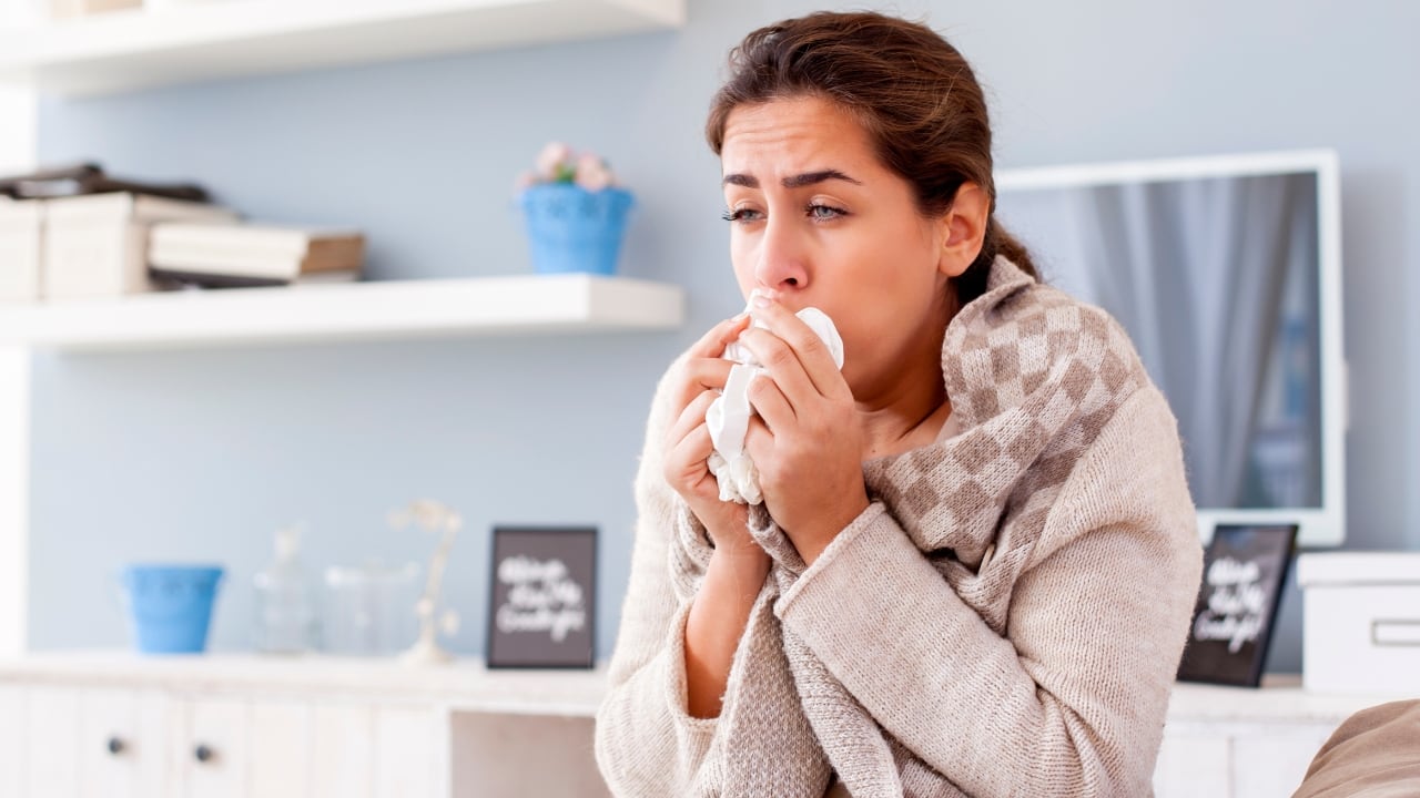 <strong>Airflow limitation progression</strong><br />The limitation of airflow in the airways is progressive, and may not always be reversible. One of the cardinal symptoms of this condition is the presence of chronic cough, along with production of sputum. The affected individual also finds it difficult to breathe on exertion. (Picture Credit: Canva)