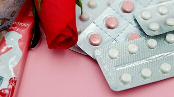 PCOS and PCOD and other such health problems are directly linked to a poor diet and a sedentary lifestyle. Refined carbs, sugar, junk food, and a poor sleep cycle disrupt hormones, which prevent the ovaries from ovulating on time (Image: Pexels)