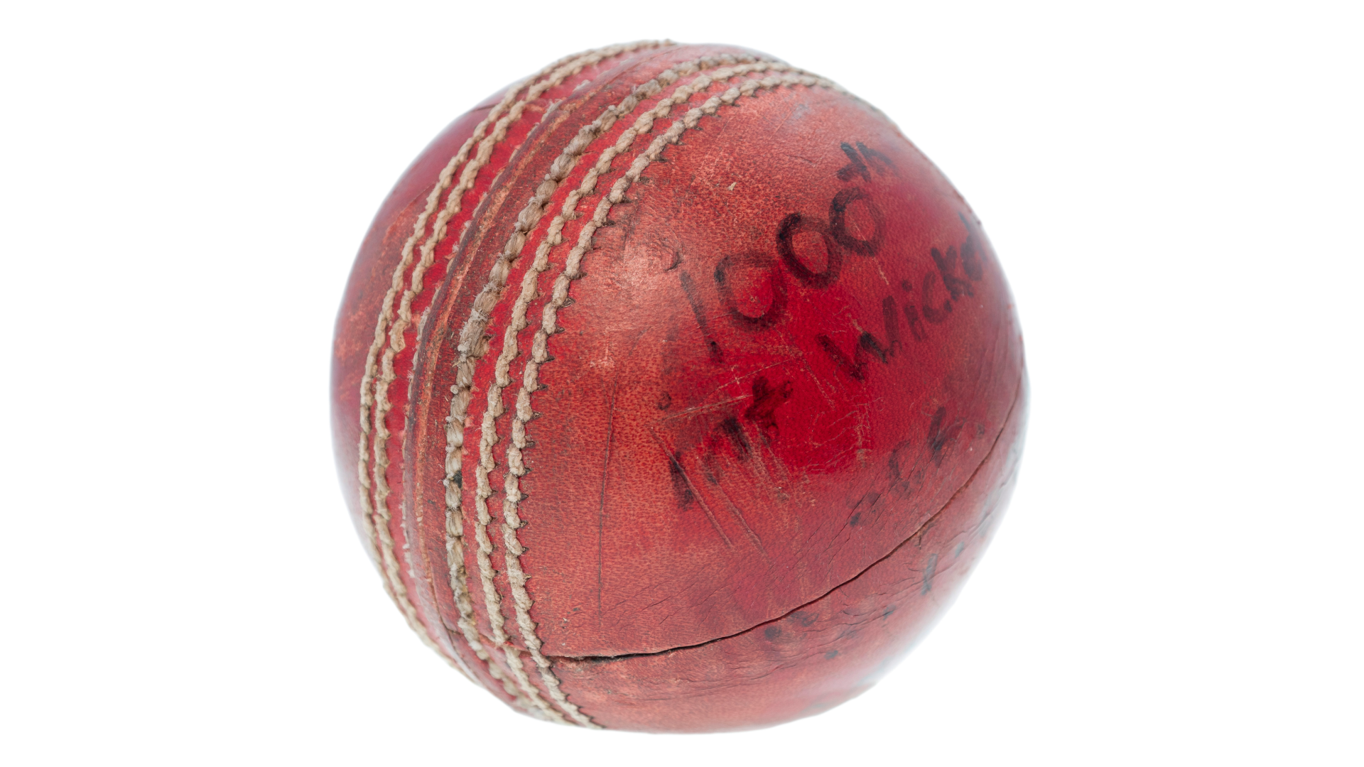 Between his international Test debut in 1992 and his retirement from Test cricket in 2007, Warne had picked up 708 Test wickets and leaked runs at a rate of just 25.41 across 145 Test matches! His last Test series—which ended in a magnificent Ashes victory against England, where Australia won 5/5 matches and Warne took his 700th Test wicket—was also where he picked up his 1000th international wicket, dismissing Monty Panesar for a duck. (Image via Tourism Australia)