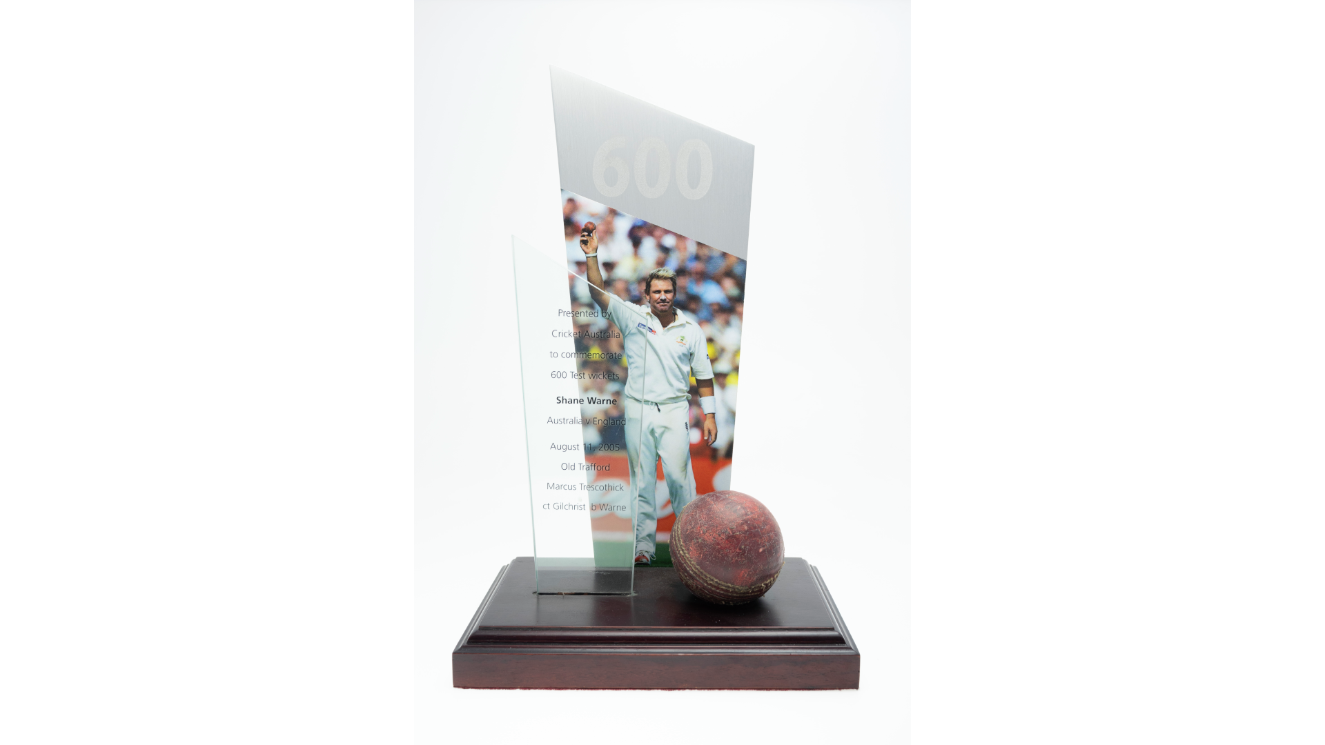 At the 2005 Ashes Test series between Australia and England, Shane Warne became the first cricketer to take 600 wickets. At the time, he was wearing a wristband that his daughter had made for him. (Image via Tourism Australia)