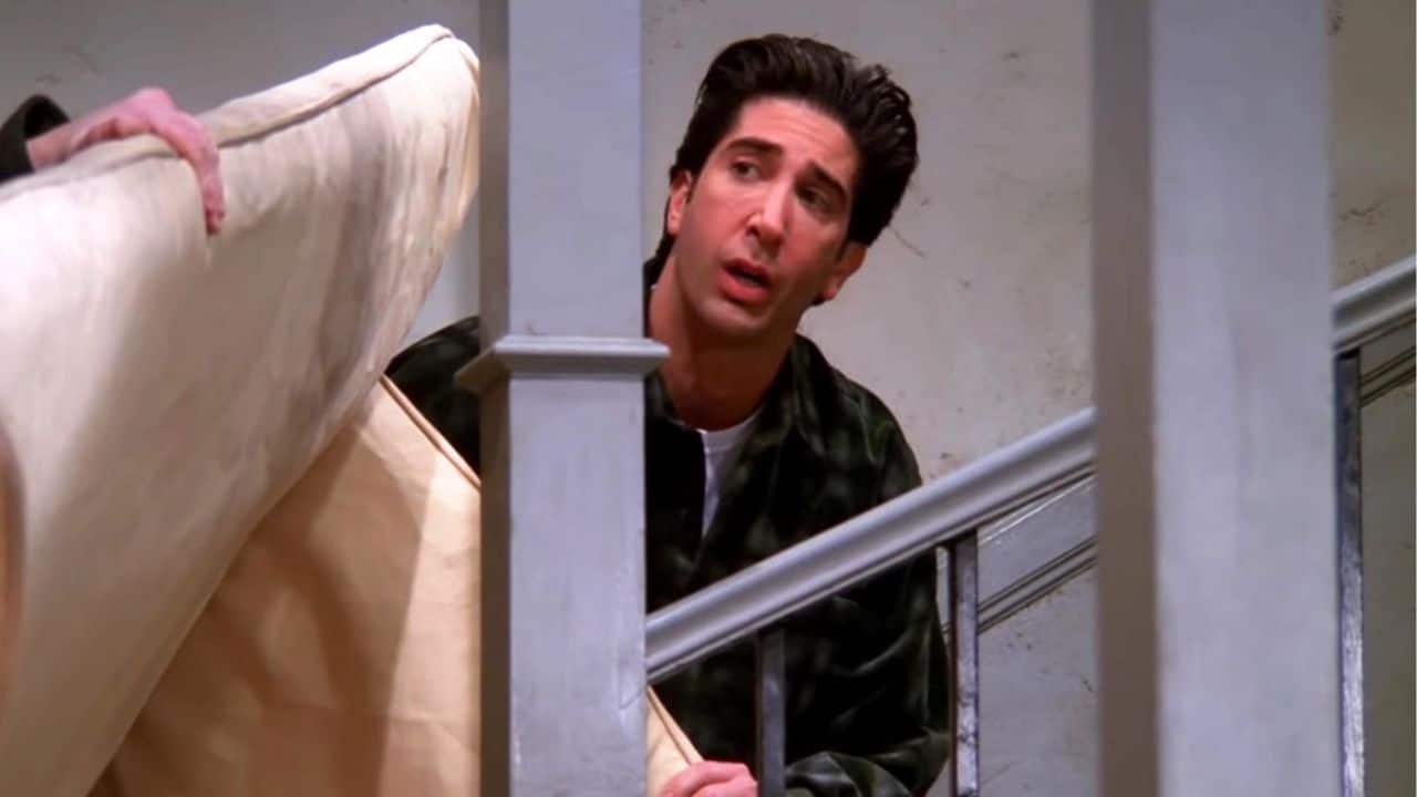 The Audience Laughed So Hard, Scenes Had to Be Re-Shot Some jokes landed so well that studio audience laughter would go on for minutes, ruining the take. The famous “pivot!” scene with Ross, Rachel, and Chandler is one example — the laughter forced multiple retakes and extended filming time.