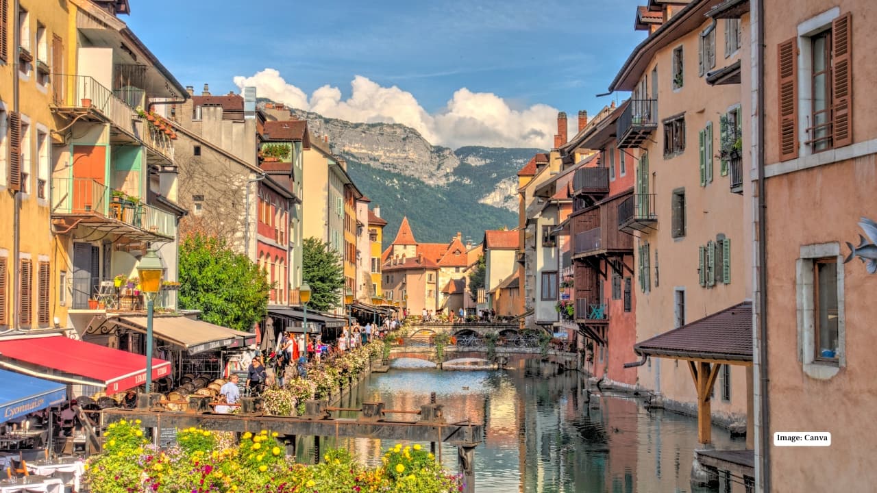 3. Annecy – The Secret Alpine Venice Nestled in the French Alps, Annecy is often called the “Venice of the Alps,” yet many tourists only glimpse its lakeside beauty. Explore winding canals, pastel-colored houses, and charming bridges that reflect perfectly on the turquoise waters. Rent a bike to cycle along Lake Annecy or wander the medieval old town to discover hidden squares, cafés, and artisan boutiques. Peace and charm abound here, especially outside peak summer months.