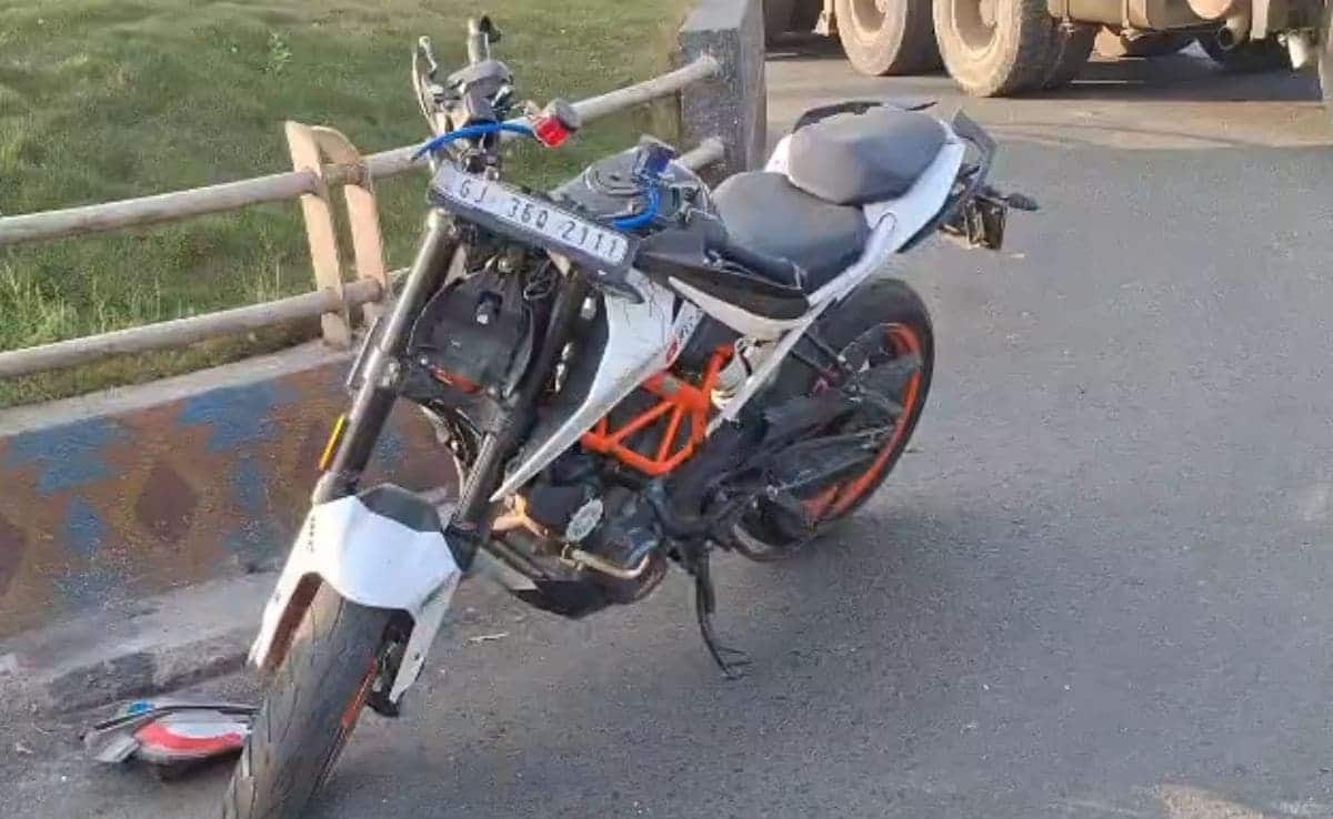 Gujarat vlogger riding KTM bike at 140 kmph loses control, dies as body gets decapitated