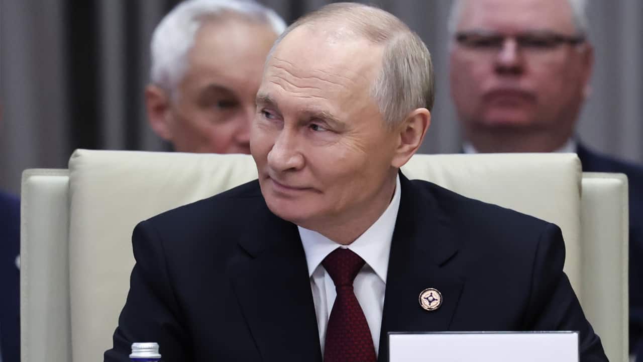 Vladimir Putin calls Ukraine peace talks with US envoys 'necessary' but 'difficult'