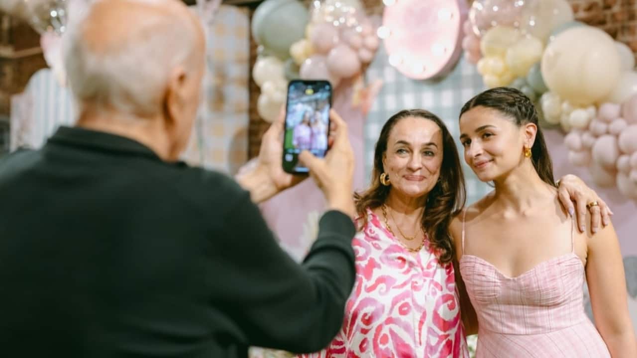 <strong>Mahesh Bhatt captures memories</strong><br />Alia’s father, director Mahesh Bhatt, was seen capturing precious mother-daughter moments on his phone, ensuring that every smile and giggle from the celebrations was preserved.