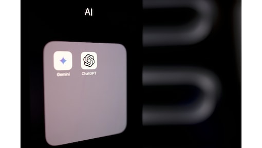 Google Gemini closes the gap on ChatGPT with faster downloads and rising engagement