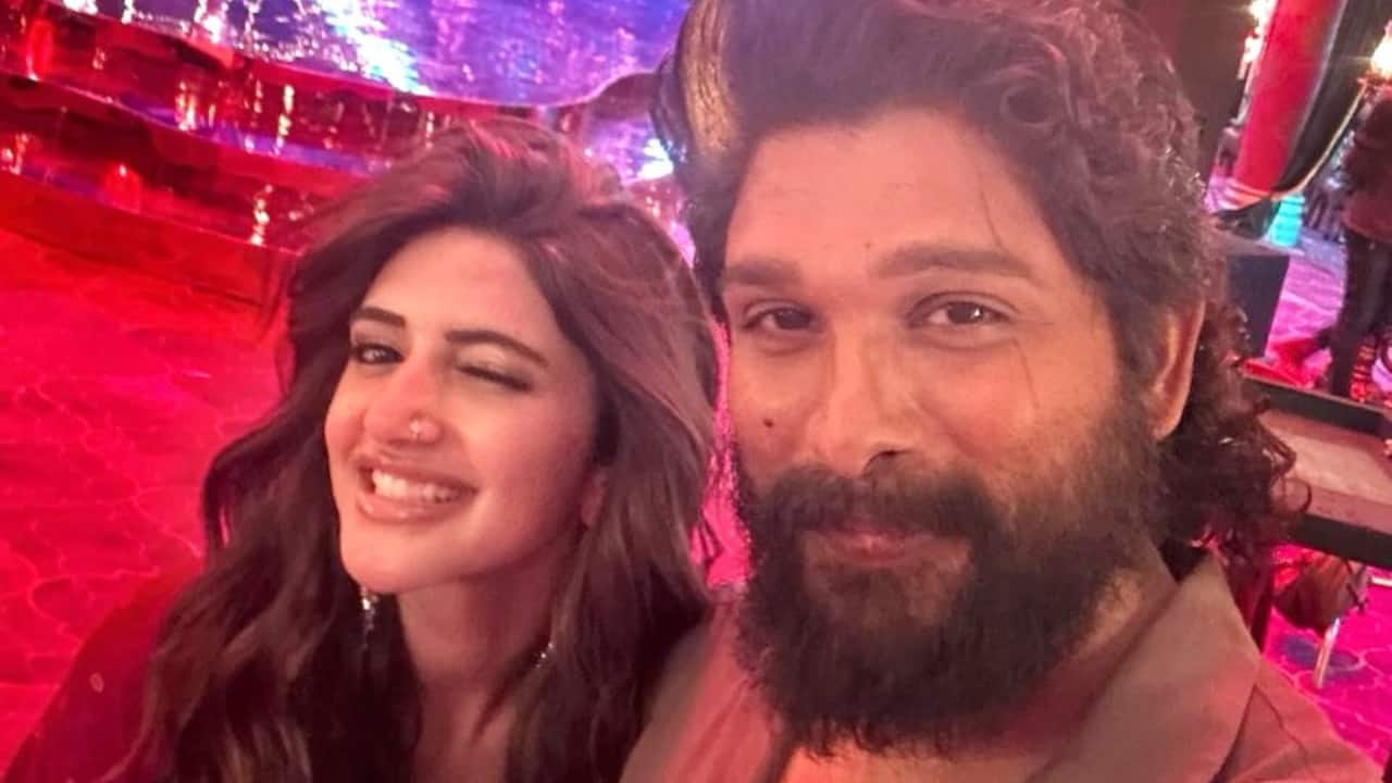 Sreeleela shares selfie with Allu Arjun as Pushpa 2 marks first, posts a Kissik moment
