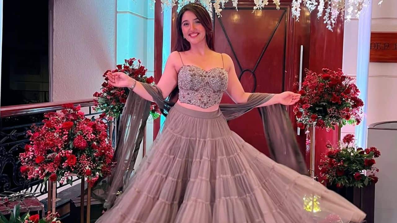 Ashnoor Kaur Known for her presence in Indian television from a young age, Ashnoor Kaur decided to take a break from acting to focus on her studies. Following her education at Ryan International School, she earned a Bachelor of Mass Media (BMM) degree from Jai Hind College. Born on May 3, 2004, Ashnoor maintains a blend of youthful appeal and career aspirations, demonstrating that learning and entertainment can coexist. Ashnoor Kaur Known for her presence in Indian television from a young age, Ashnoor Kaur decided to take a break from acting to focus on her studies. Following her education at Ryan International School, she earned a Bachelor of Mass Media (BMM) degree from Jai Hind College. Born on May 3, 2004, Ashnoor maintains a blend of youthful appeal and career aspirations, demonstrating that learning and entertainment can coexist.