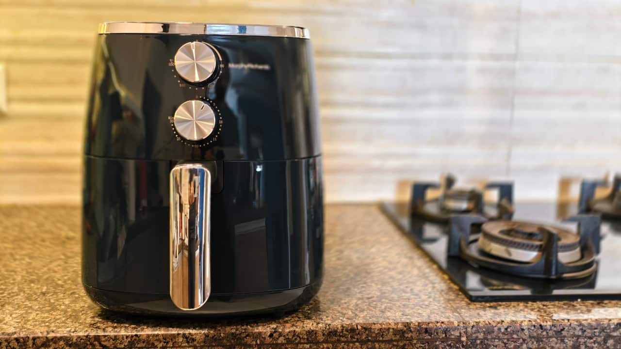 Morphy Richards Digital Air Fryer: Featuring Dual Fan technology and a 5-litre capacity, this gadget retains more protein while reducing fat by up to 65% for healthier festive meals. Morphy Richards Digital Air Fryer: Featuring Dual Fan technology and a 5-litre capacity, this gadget retains more protein while reducing fat by up to 65% for healthier festive meals.