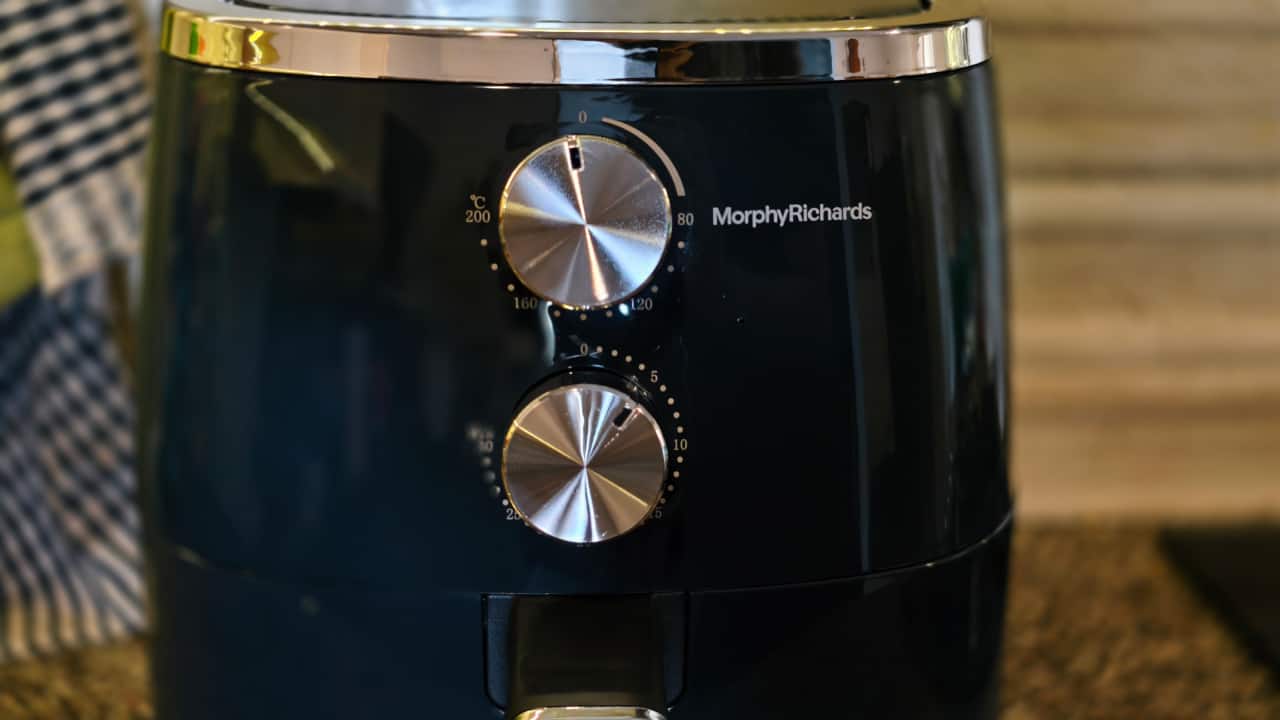 Morphy Richards Classic Crisp Pro knobs