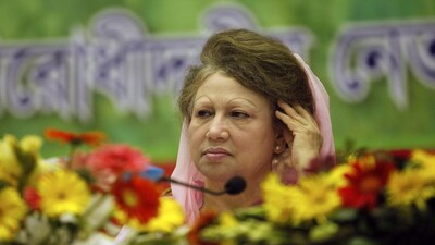 Khaleda Zia air ambulance to London