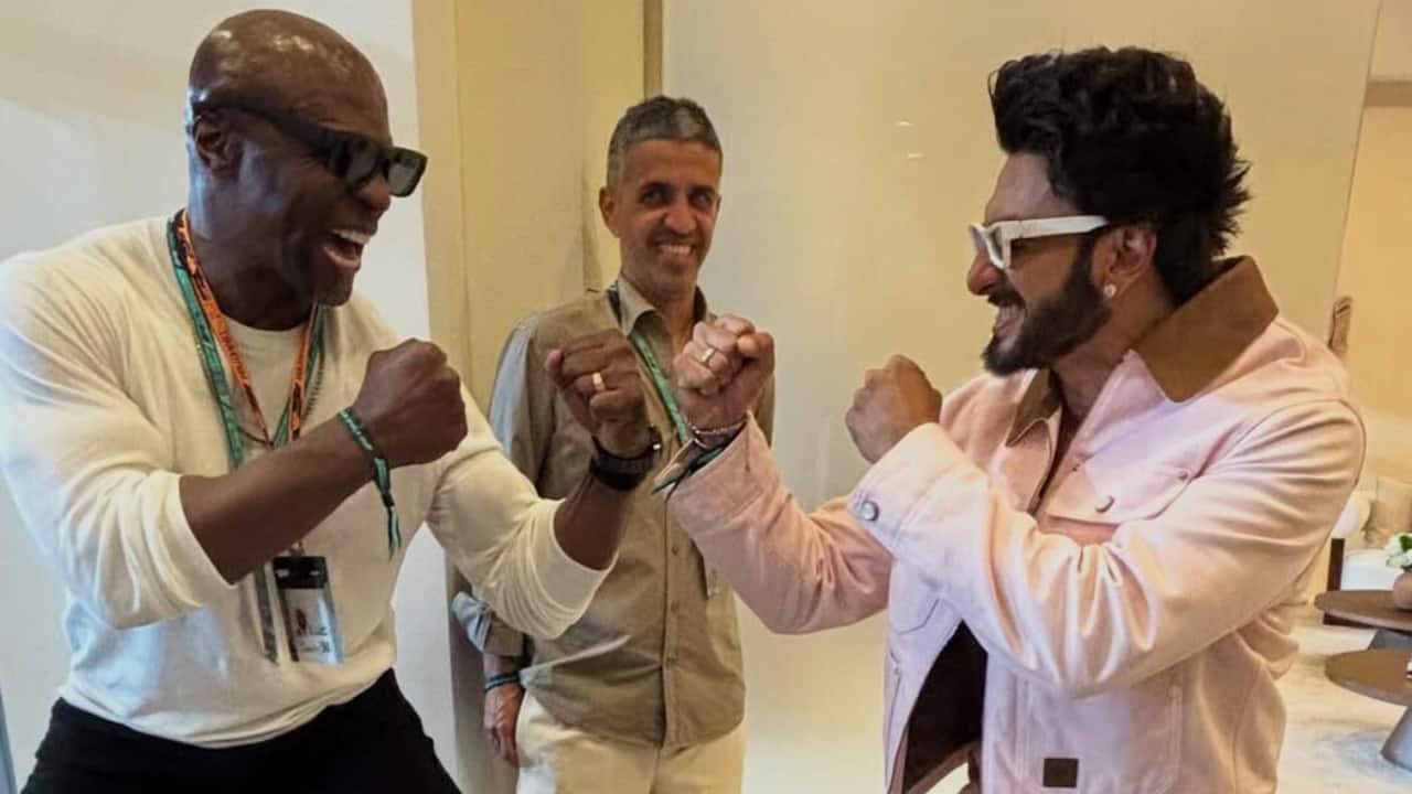 Image for Terry Crews poses with Ranveer Singh in viral pic, congratulates him for Dhurandhar - See here