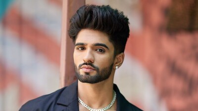 Bigg Boss OTT fame Zeeshan Khan survives car Collision in Mumbai, actor safe: Report